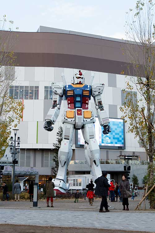 Life size Gundam in Diver City Odaiba